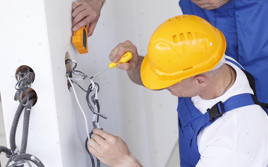 recherche travail électricien bâtiment Courdimanche