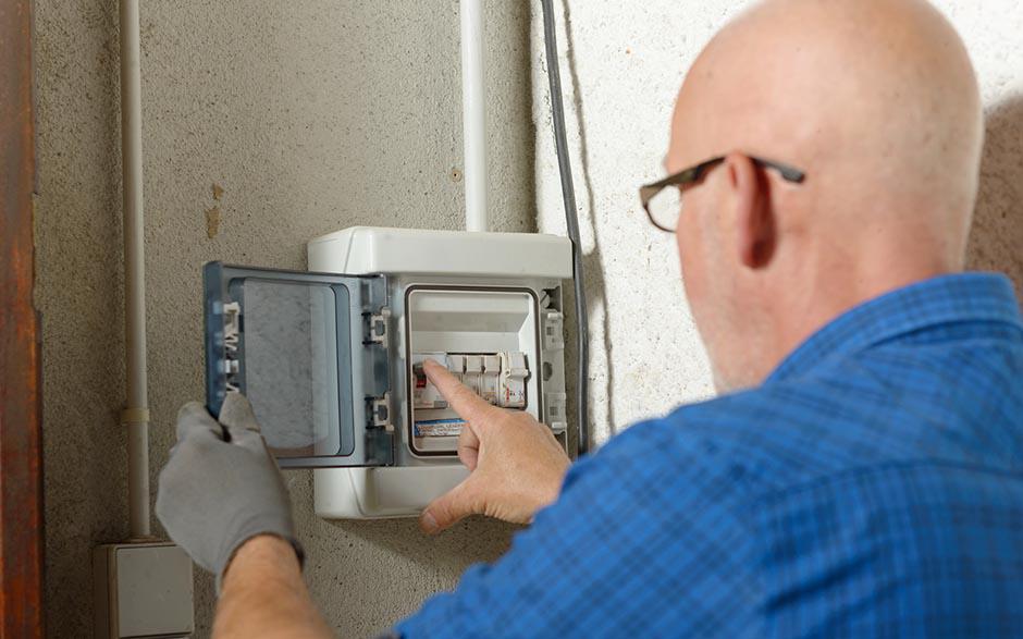 recherche travail électricien bâtiment Courdimanche